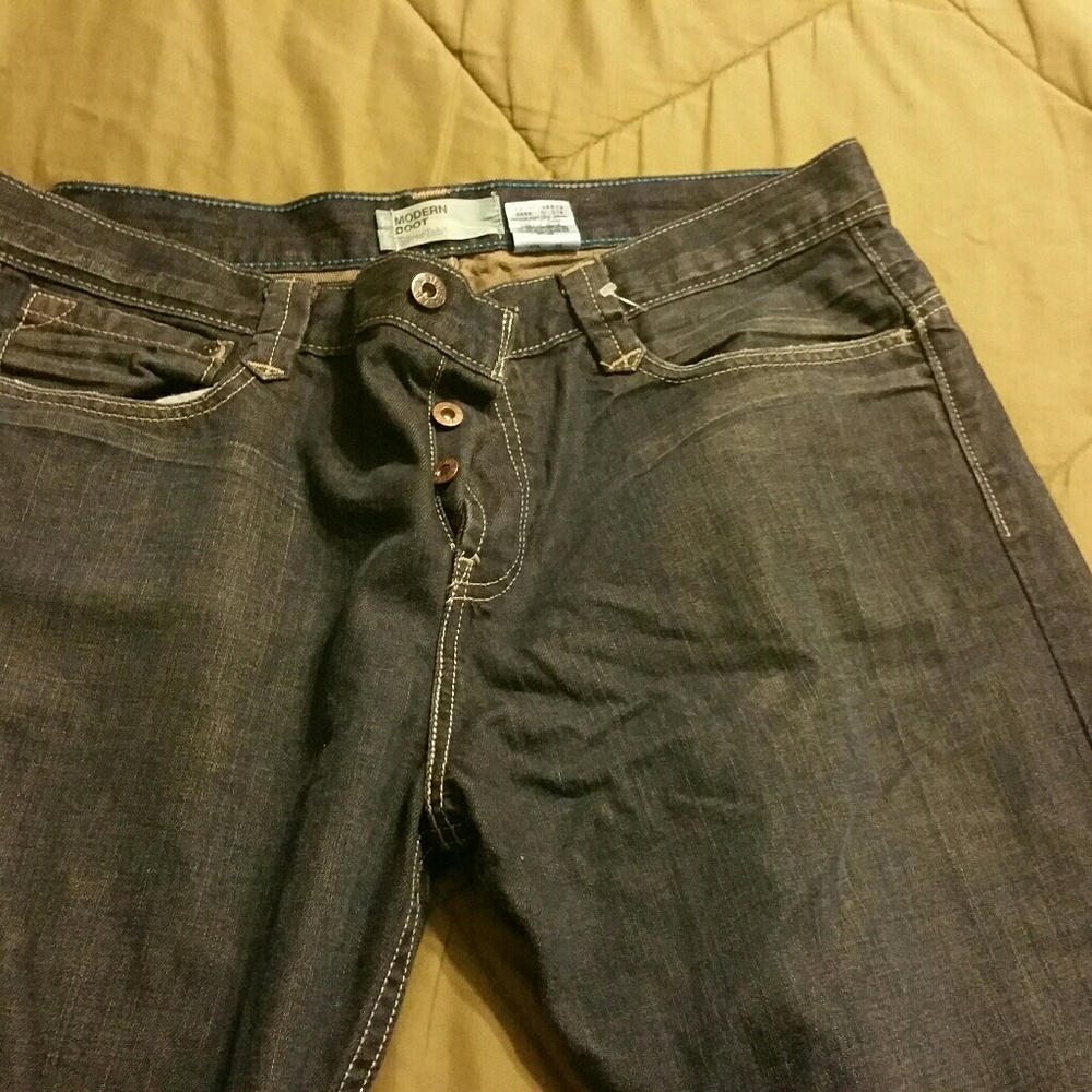 Levi - Picture 2 of 3